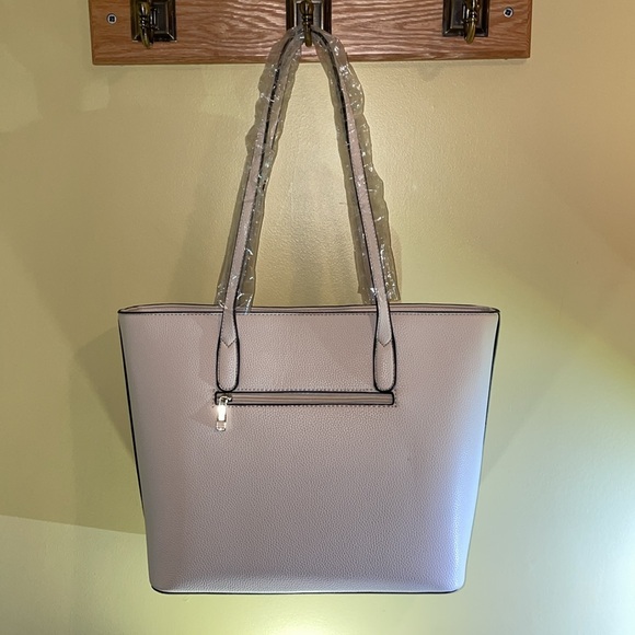 Winter White Vegan Tote NWT - Picture 5 of 6